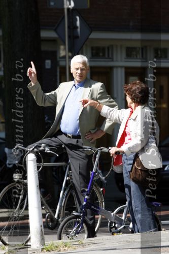 Amsterdam 18  juni 2006
Hans v d Broek met zijn vrouw op de fiets in Amsterdam
Peter Smulders bv