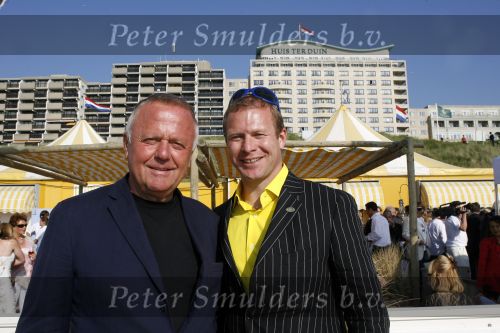 Noordwijk 29 juni 2006
Opening strandtent van huis ter duin. 
Harry mens met direkteur huis ter duin
Peter Smulders bv