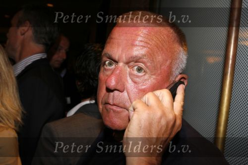 Amsterdam 14 juni 2006
Haringparty wegener en het Hilton.
Harry mens met gsm
Peter Smulders bv