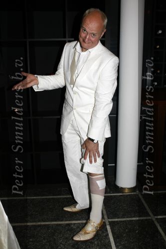 Amsterdam 15 juli 2006
Premiere Rembrandt in Carre.
 Henk poort met been in verband na zweepslag