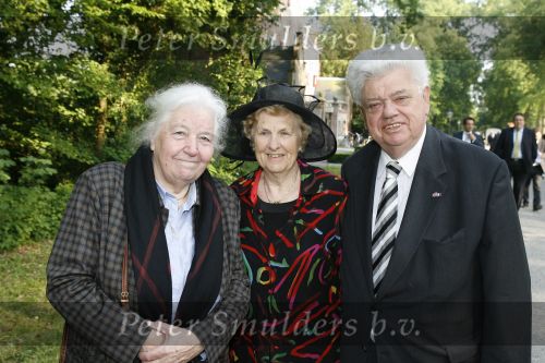 Breukelen 7 juni 2006
Haringparty neijenrode.
henk Vonhoff met vrouw en oude burgemeester Utrecht
Peter Smulders bv