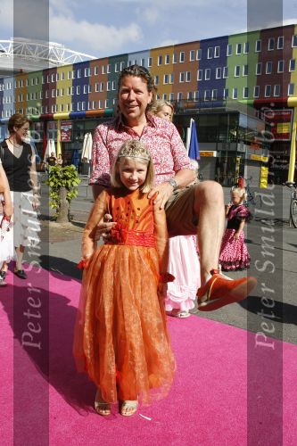 Amsterdam 15 juli 2006
Premiere K3 in pathe arena.
Henkjan Smits met dochters en vrouw