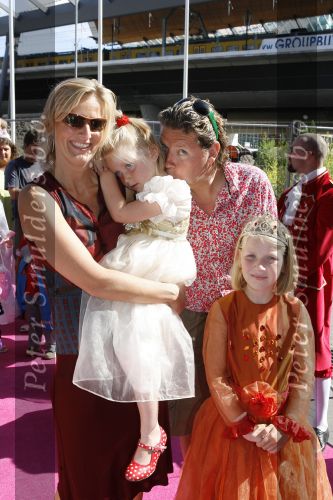 Amsterdam 15 juli 2006
Premiere K3 in pathe arena.
Henkjan Smits met dochters en vrouw