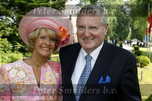 Breukelen 7 juni 2006
Haringparty op Neijenrode.
Henny ten Brink met vrouw
Peter Smulders bv