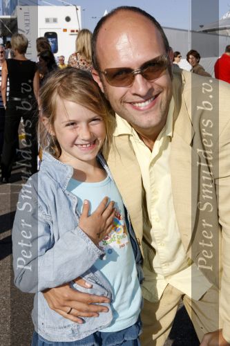 Amsterdam 14 juli 2006
Premiere Cirque du Soleil Alegria.
Hugo Metsers met dochter