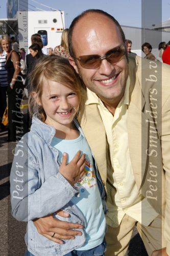 Amsterdam 14 juli 2006
Premiere Cirque du Soleil Alegria.
Hugo Metsers met dochter