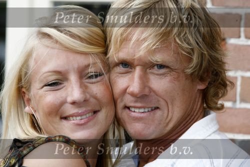 Aalsmeer 18 augustus 2006
Borrel voor oud big brother bewoners.
rob BB met zijnvriendin Ingrid BB
Peter Smulders bv