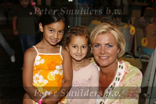Amsterdam 14 juni 2006
Presentatie Winx club in nemo door Irene Moors.irene met fans
Peter Smulders bv