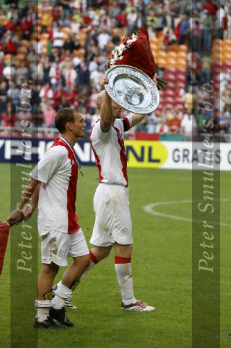 Amsterdam 13 augustus 2006
AJAX-PSV 3-1 om de Johan Cruyffschaal in de arena.
Jaap Stam met schaal
Peter Smulders bv