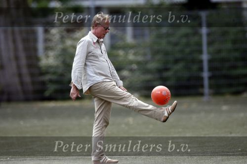 Amsterdam 28 juni 2006
Jack Spijkerman voetballen met zijn zoontje Joska.
Peter Smulders bv