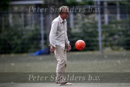 Amsterdam 28 juni 2006
Jack Spijkerman voetballen met zijn zoontje Joska.
Peter Smulders bv