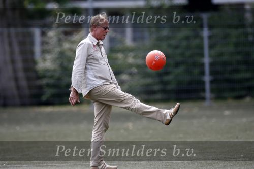 Amsterdam 28 juni 2006
Jack Spijkerman voetballen met zijn zoontje Joska.
Peter Smulders bv