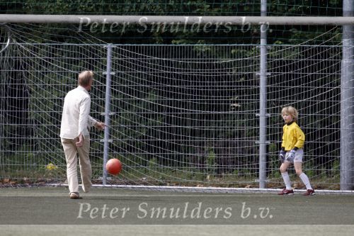 Amsterdam 28 juni 2006
Jack Spijkerman voetballen met zijn zoontje Joska.
Peter Smulders bv