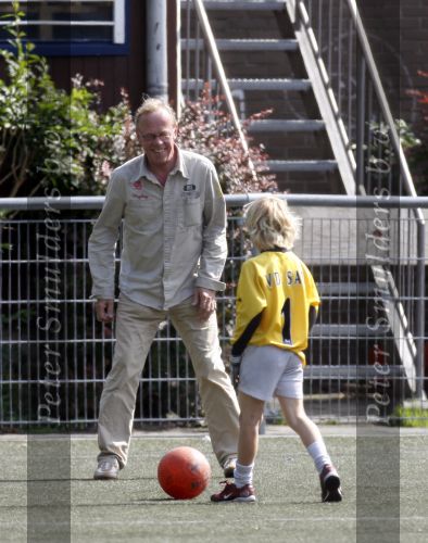 Amsterdam 28 juni 2006
Jack Spijkerman voetballen met zijn zoontje Joska.
Peter Smulders bv