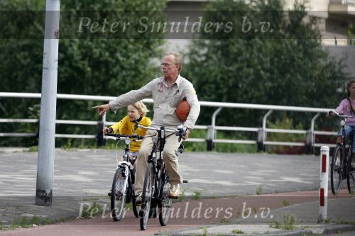 Amsterdam 28 juni 2006
Jack Spijkerman voetballen met zijn zoontje Joska.
Peter Smulders bv
