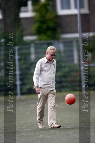 Amsterdam 28 juni 2006
Jack Spijkerman voetballen met zijn zoontje Joska.
Peter Smulders bv