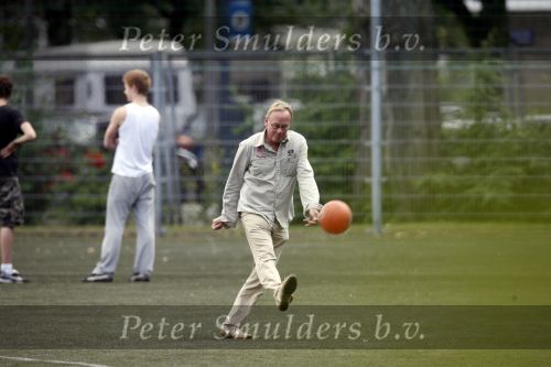 Amsterdam 28 juni 2006
Jack Spijkerman voetballen met zijn zoontje Joska.
Peter Smulders bv