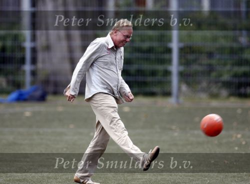 Amsterdam 28 juni 2006
Jack Spijkerman voetballen met zijn zoontje Joska.
Peter Smulders bv