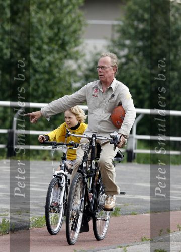 Amsterdam 28 juni 2006
Jack Spijkerman voetballen met zijn zoontje Joska.
Peter Smulders bv