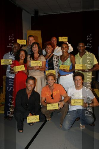 Amsterdam 19 juli 2006
Perspresentatie the Wiz in focus studios.
Danny de Munk Danny Yanga Jamai Looman Jeroen Phaff Jerrel Houtsnee Peter Rijnbeek en Charly Luske Nurlaila Mathilde Santing Marjolein Touw en Sophia Wezer
