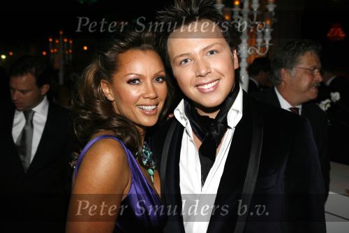 Rotterdam 22 mei 2006
Johnny Kraaykamp musical awards in ahoy.
Vanessa Williams met jamai
Peter Smulders bv