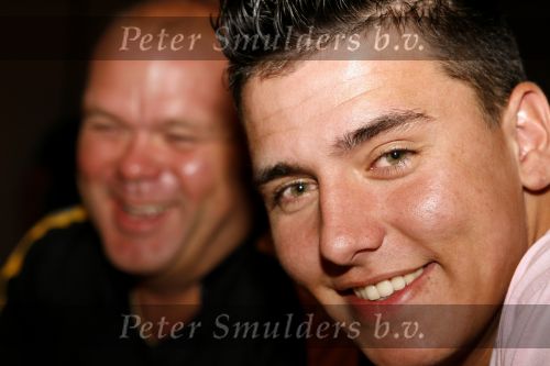 Schiphol 24 augustus 2006
Presentatie nieuwe cd  Jan Smit in het sheraton hotel Schiphol. paul de Leeuw rijkt eerste cd uit