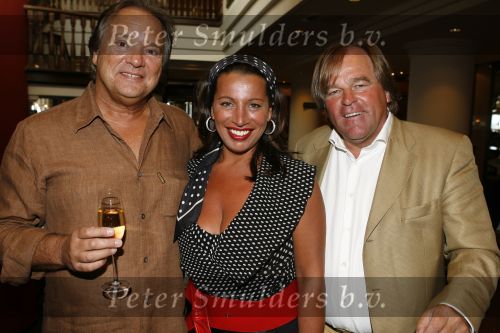Noordwijk 20 juni 2006
Society lunch in huis ter duin.
Esther Oosterbeek Jan v Dooren en John v Katwijk
Peter Smulders bv