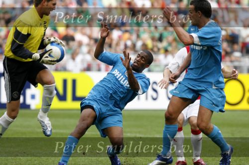 Amsterdam 13 augustus 2006
AJAX-PSV 3-1 om de Johan Cruyffschaal in de arena.
Maarten Stekelenburg en Jefferson Farfan
Peter Smulders bv