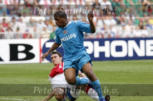 Amsterdam 13 augustus 2006
Ajax-PSV 3-1 om de johan Cruijff schaal in de arena.
Jefferson farfan en Thomas Vermaelen
Peter Smulders bv