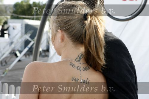 Amsterdam 14 juli 2006
Premiere Cirque du Soleil Alegria.
Vriendin Jelle Klaassen Puck met tatoeage
