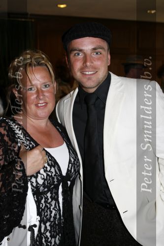 Noordwijk 20 juni 2006
Society lunch in huis ter duin.
Jeroen Post met manager
Peter Smulders bv