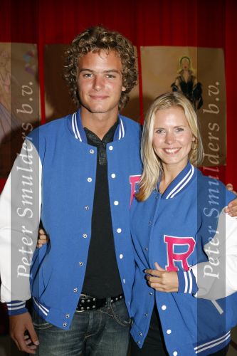 Amsterdam 21 augustus 2006
Presentatie Grease in de focus studios.
Jim bakkum met Bettina Holwerda.
Peter Smulders bv