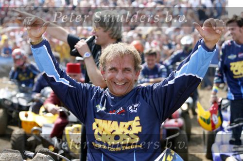 Lichtenvoorde 23 juli 2006
De zwarte cross met diverse BN ers.
Johan Vlemmix