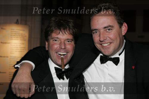 Arnhem 26 november 2005
Gala Ronnie Tober foundation.
 Johan Westermeijer met sigaar
Peter Smulders bv