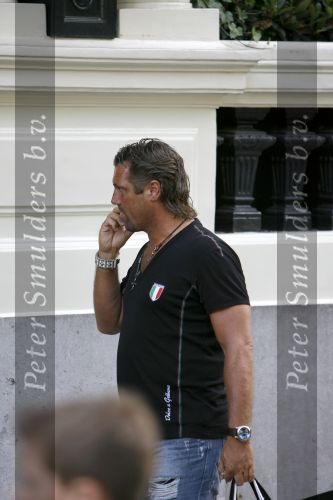 Amsterdam 20 juni 2006
John de Wolf arriveert  het Amstel hotel om 16.50 uur
Peter Smulders bv