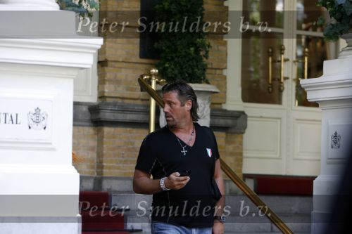 Amsterdam 20 juni 2006
John de Wolf vertrekt uit  het Amstel hotel om 18.01 uur
Peter Smulders bv