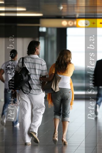 Schiphol 22 juni 2006
John de Wolf brengt zijn nieuwe vriendin Rebecca Loos naar het vliegveld.
Peter Smulders bv