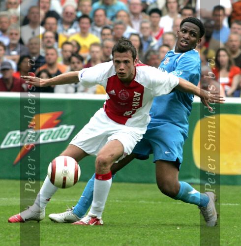 Rotterdam, 7 Mei 2006
Feyenoord stadion Gatorade Cup (KNVB-beker ) Seizoen 2005/2006
AJAX-PSV, eindstand 2-1
Johnny Heitinga houdt Jefferson Farfan van de bal