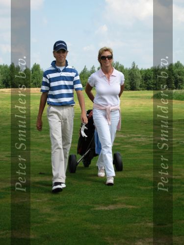 Halfweg, 5 Augustus 2006
Tweede ronde NK Strokeplay Heren op golfbaan 
Junior Smulders met zijn moeder Ingeborg Smulders als caddy