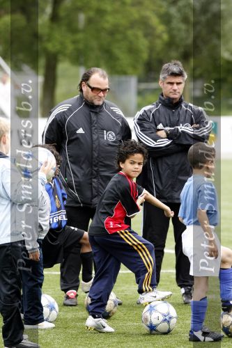 Amsterdam 2 juni 2006
Justin Kluivert op training bij de ajax jeugd. Justin is gescout door AJAX. Papa Patrick en moeder Angela waren natuurlijk bij de eerste training.
Peter Smulders bv