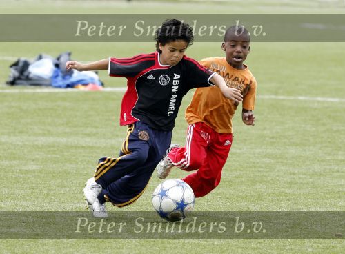 Amsterdam 2 juni 2006
Justin Kluivert op training bij de ajax jeugd. Justin is gescout door AJAX. Papa Patrick en moeder Angela waren natuurlijk bij de eerste training.
Peter Smulders bv