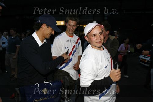Schiphol 26 juni 2006
Aankomst nederlands elftal na wk.
Kalid Boulahrouz
Peter Smulders bv