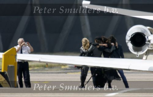 Schiphol 1 augustus 2006
Kate Moss vertrekt met vrienden met prive jet vanaf schiphol oost
Peter Smulders bv