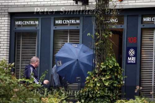 Amsterdam 1 augustus 2006
Keith Richards gaat naar het MRI centrum om een scan van zijn hersenen te laten maken.
Peter Smulders bv
