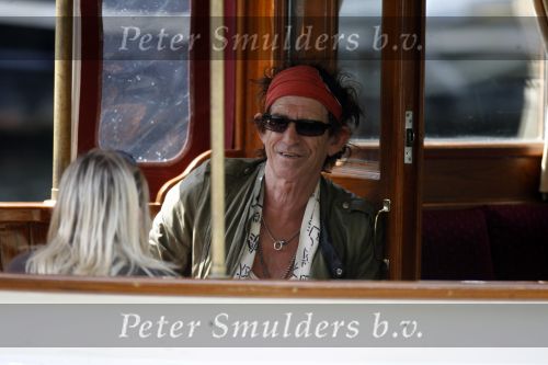 Amsterdam 1 augustus 2006
Keith Richard aan het varen op een boot door de amsterdamse grachten.
Peter Smulders bv