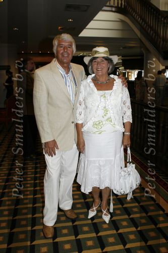 Noordwijk 20 juni 2006
Society lunch in huis ter duin.
Klaas Wilting met vrouw
Peter Smulders bv