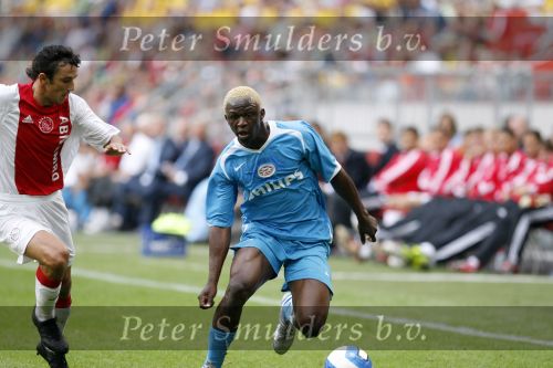 Amsterdam 13 augustus 2006
Ajax-PSV 3-1 om de johan Cruijff schaal in de arena.
Kone en George Ogararu
Peter Smulders bv