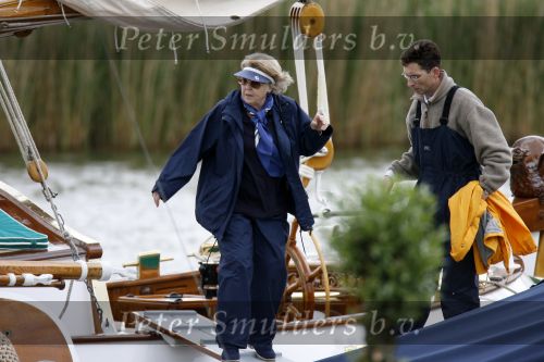 Muiden 28 mei 2006
Koningin Beatrix Prins Constantijn Prinses laurentien Prinses Eloise en Prins Claus Cazimir varen met de groen draeck.
Peter Smulders bv