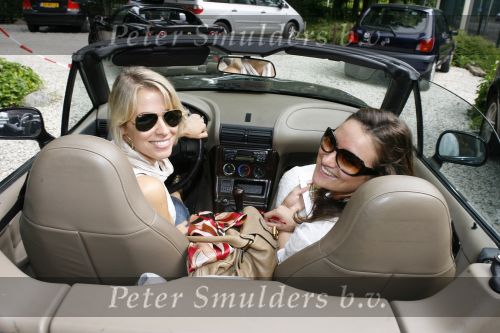 Wassenaar 19 juni 2006
Beau Monde rally met cabrio\'s.
Vivian Reys en Lieke v Lexmond
Peter Smulders bv