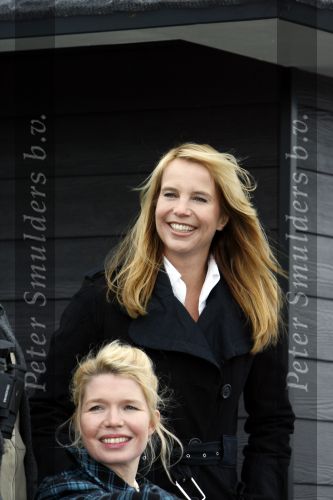 Muiderberg 31 mei 2006
Linda de Mol, Annette Malherbe Tjitske Reidinga  en Susan Visser  (Gooische vrouwen)op woonark in natuurreservaat Naardermeer tegen aanleg A6
Peter Smulders bv